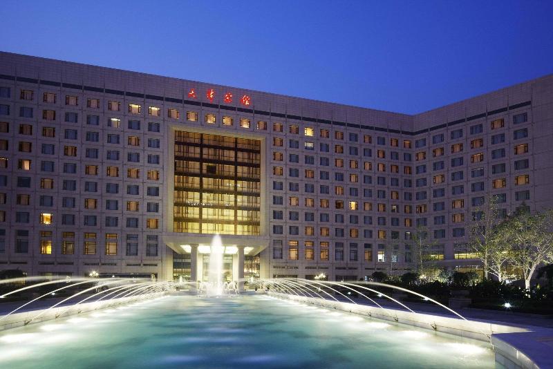 هتل Renaissance Tianjin Lakeview