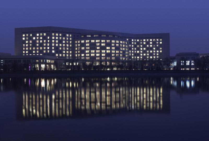 هتل Renaissance Tianjin Lakeview