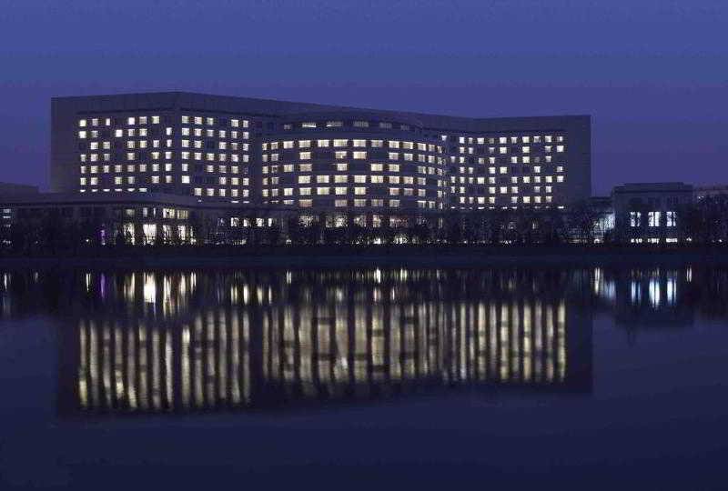 هتل Renaissance Tianjin Lakeview