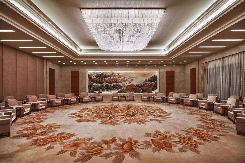 هتل Renaissance Tianjin Lakeview