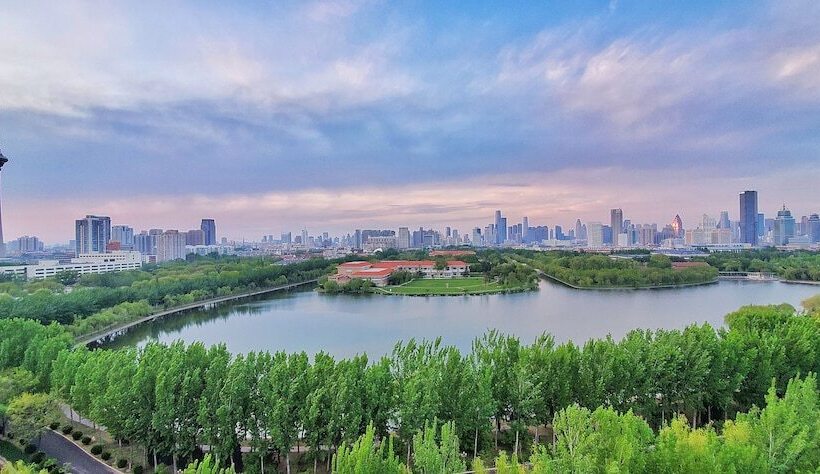 هتل Renaissance Tianjin Lakeview