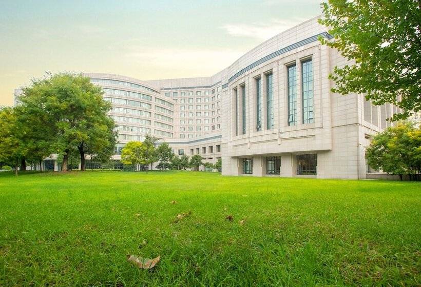 هتل Renaissance Tianjin Lakeview