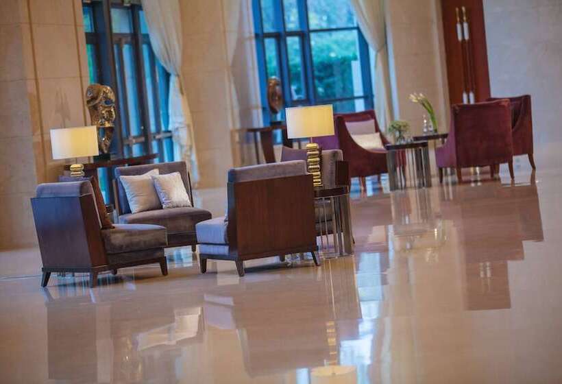هتل Renaissance Tianjin Lakeview