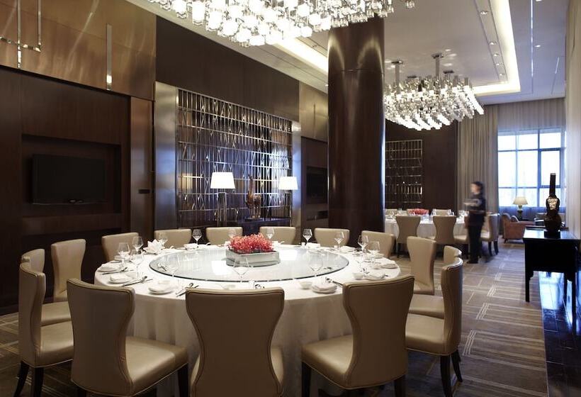 هتل Renaissance Tianjin Lakeview
