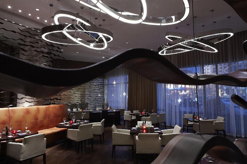 هتل Renaissance Tianjin Lakeview