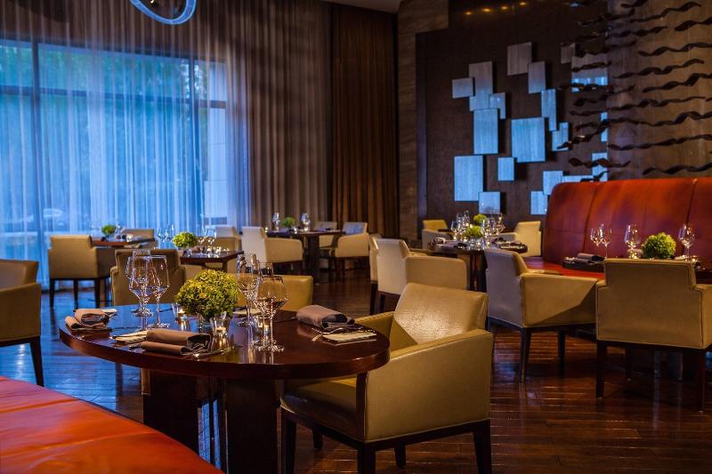 هتل Renaissance Tianjin Lakeview