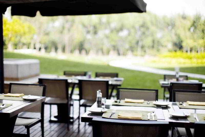 هتل Renaissance Tianjin Lakeview