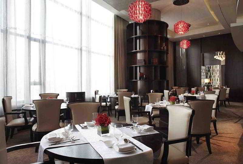 هتل Renaissance Tianjin Lakeview