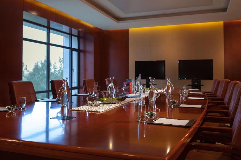 هتل Renaissance Tianjin Lakeview