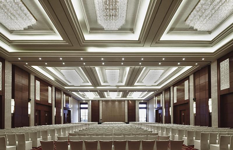 هتل Renaissance Tianjin Lakeview