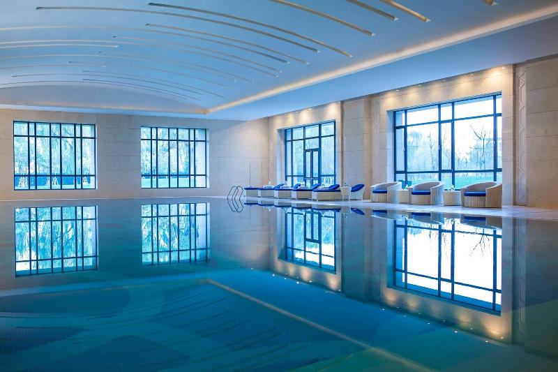 هتل Renaissance Tianjin Lakeview