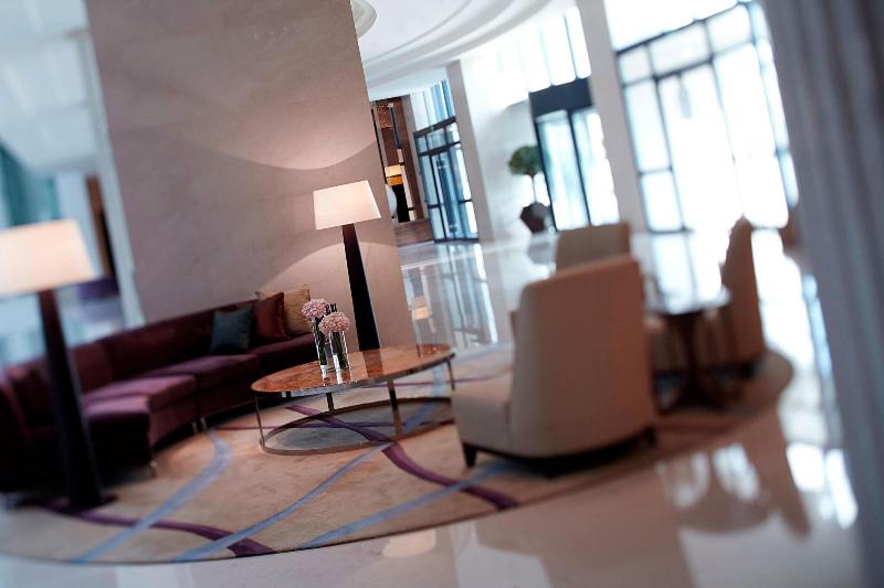 هتل Renaissance Tianjin Lakeview