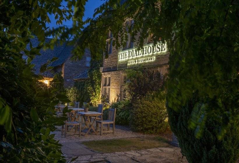 호텔 The Dial House