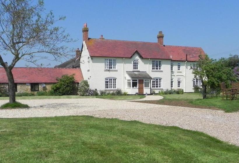 مبيت وإفطار Lowerfield Farm