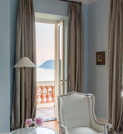 مبيت وإفطار Villa Della Pergola Relais Et Chateaux