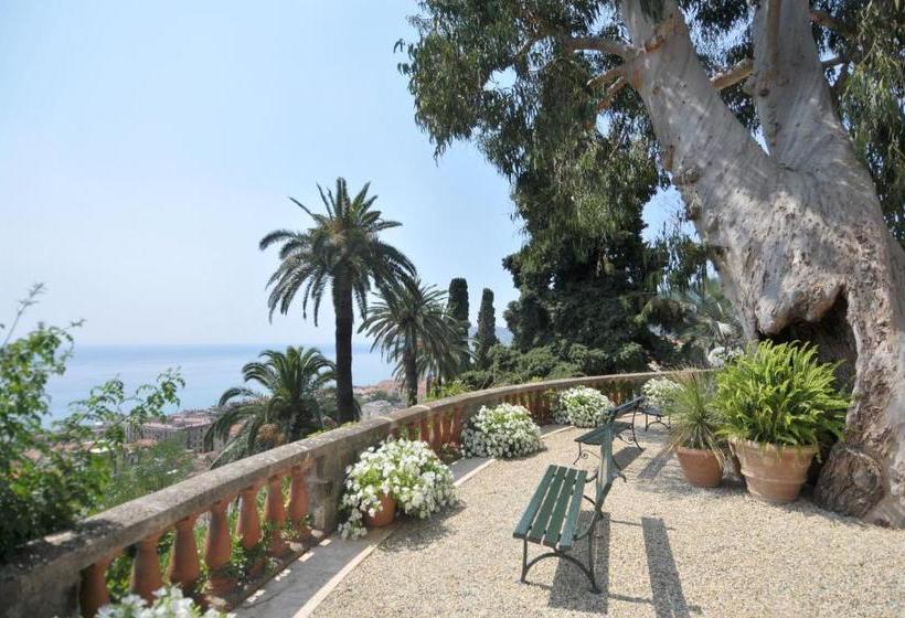 تختخواب و صبحانه Villa Della Pergola Relais Et Chateaux