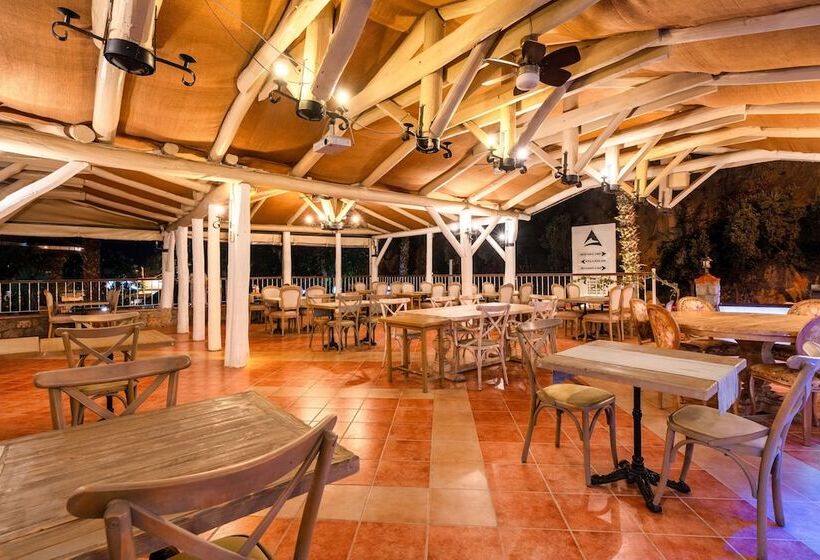 هتل Ata Lagoon Beach