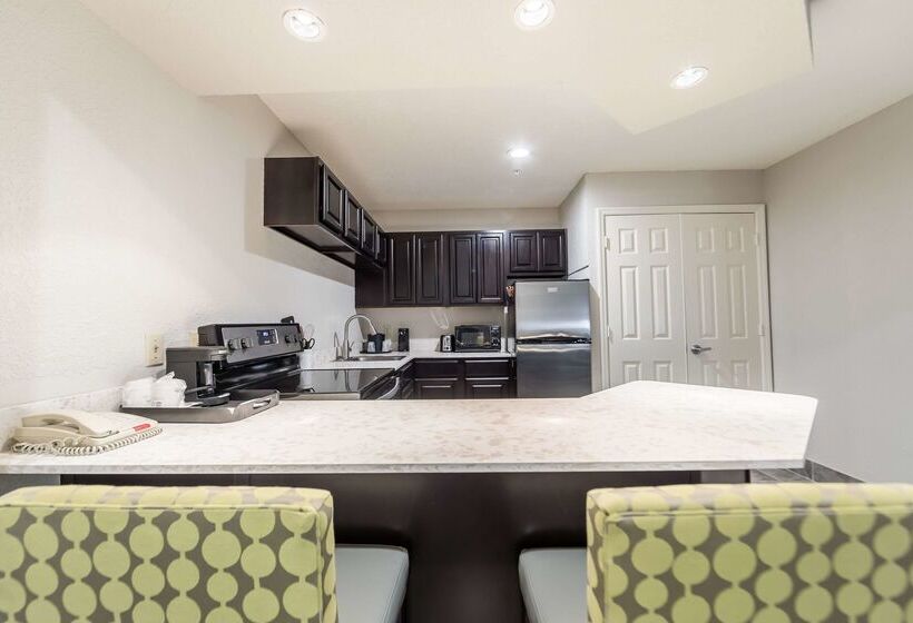 Best Western Plus Sebastian Hotel & Suites