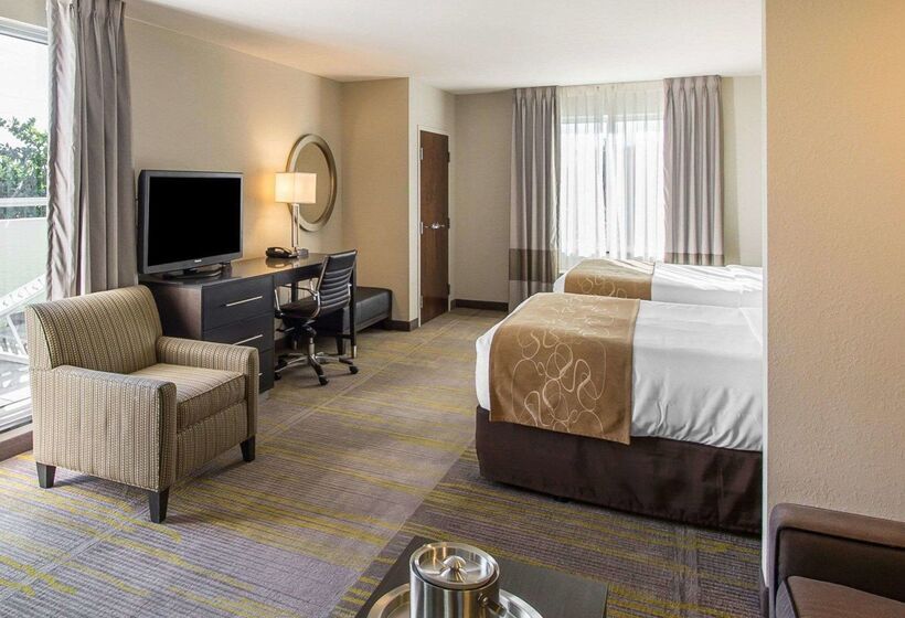 هتل Comfort Suites Miami Airport North