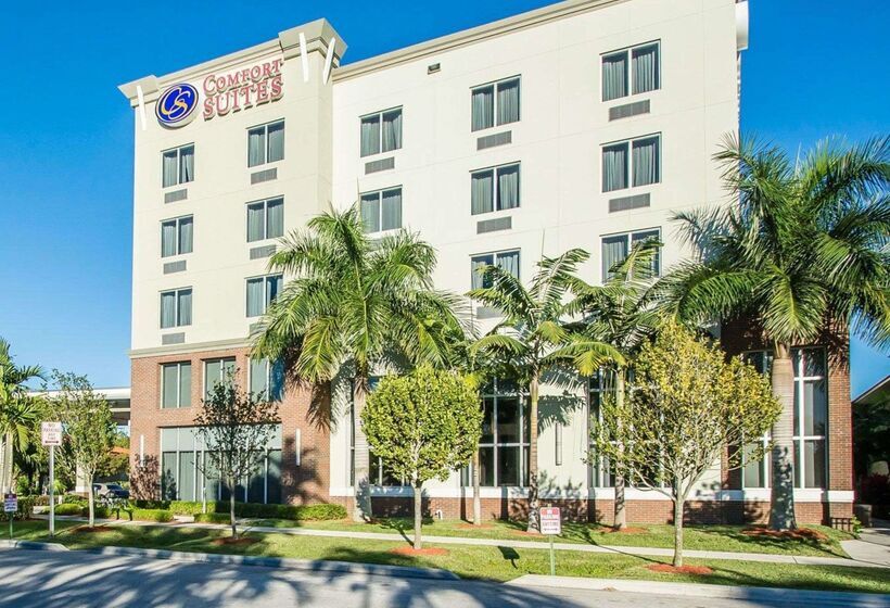 هتل Comfort Suites Miami Airport North