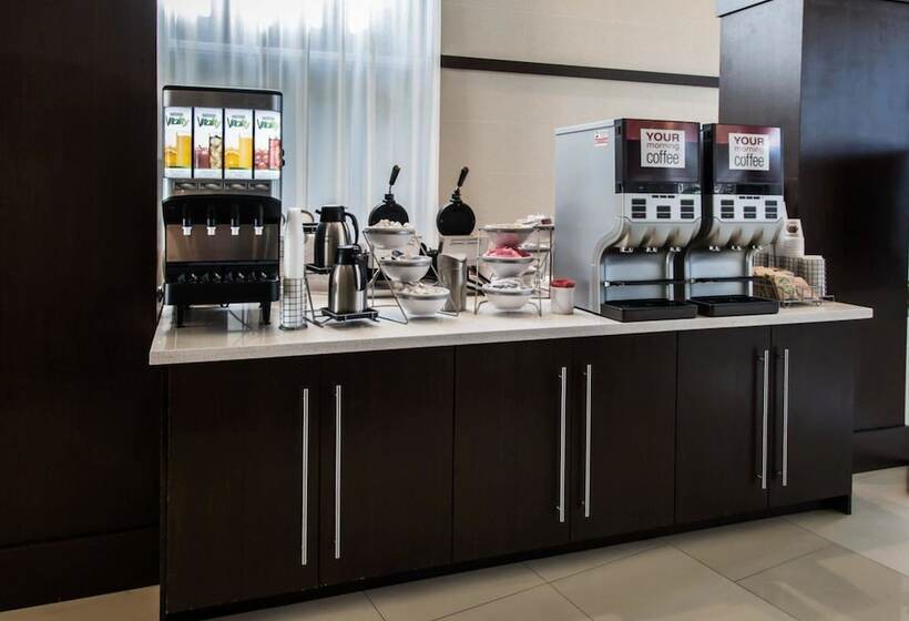 هتل Comfort Suites Miami Airport North