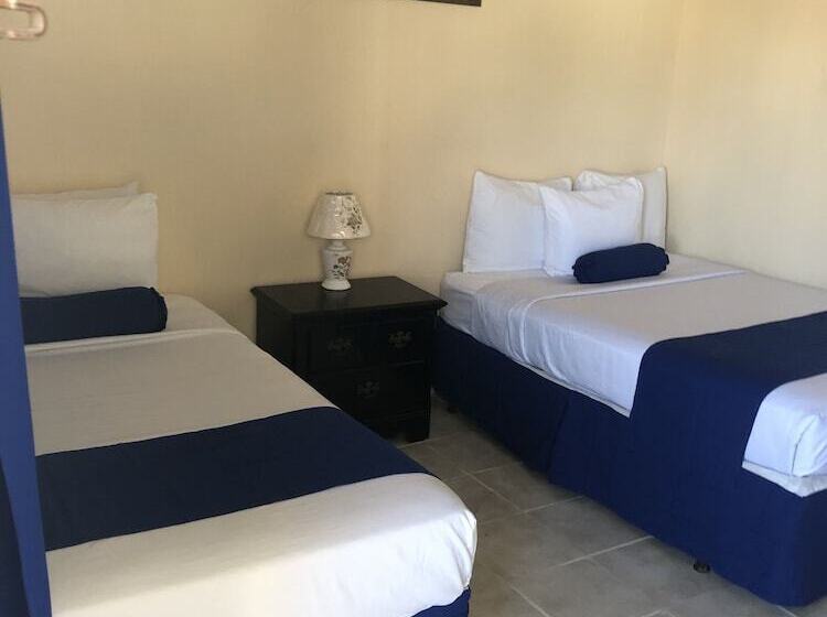 هتل Coningsby Inn