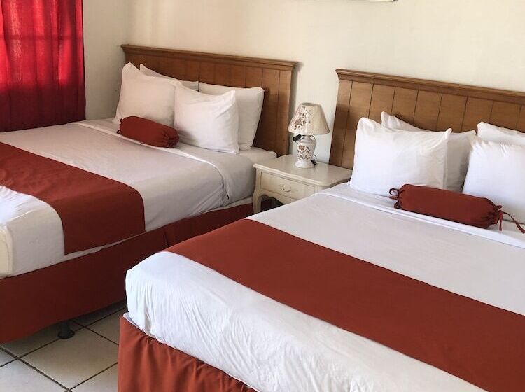 هتل Coningsby Inn