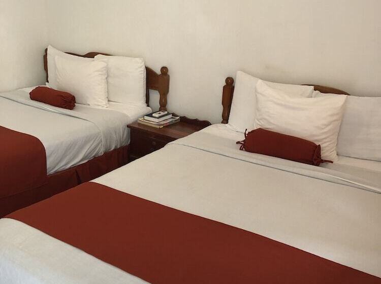 هتل Coningsby Inn