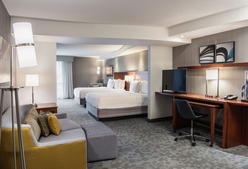 فندق Courtyard By Marriott Edmonton West