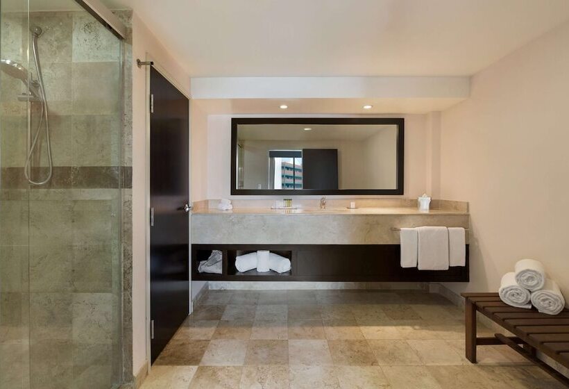 Doubletree By Hilton Hotel Queretaro