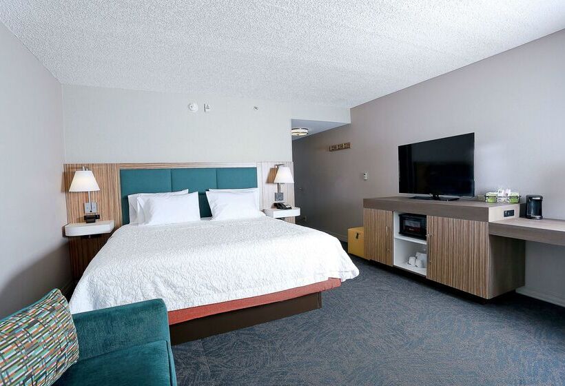 Отель Hampton Inn & Suites Tampawesley Chapel