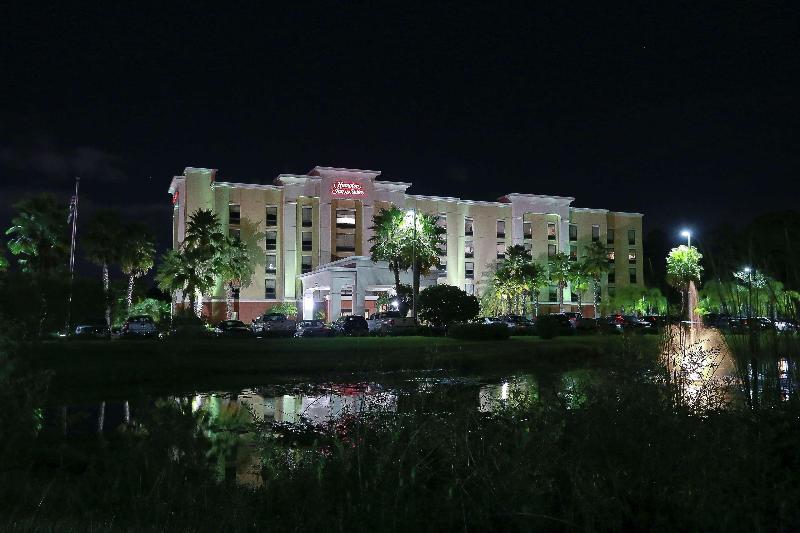 Отель Hampton Inn & Suites Tampawesley Chapel