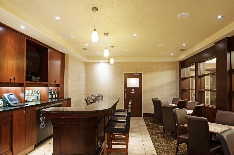 هتل Holiday Inn & Suites Lloydminster, An Ihg