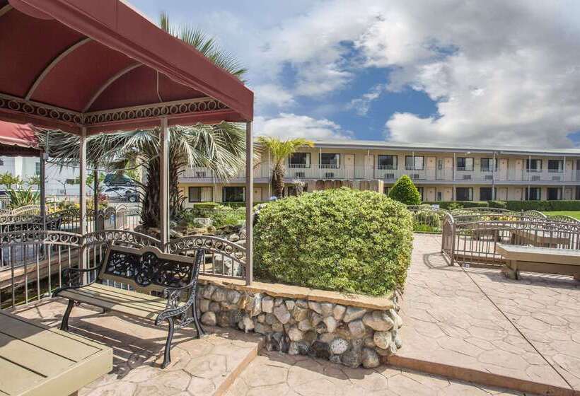هتل Knights Inn Pico Rivera
