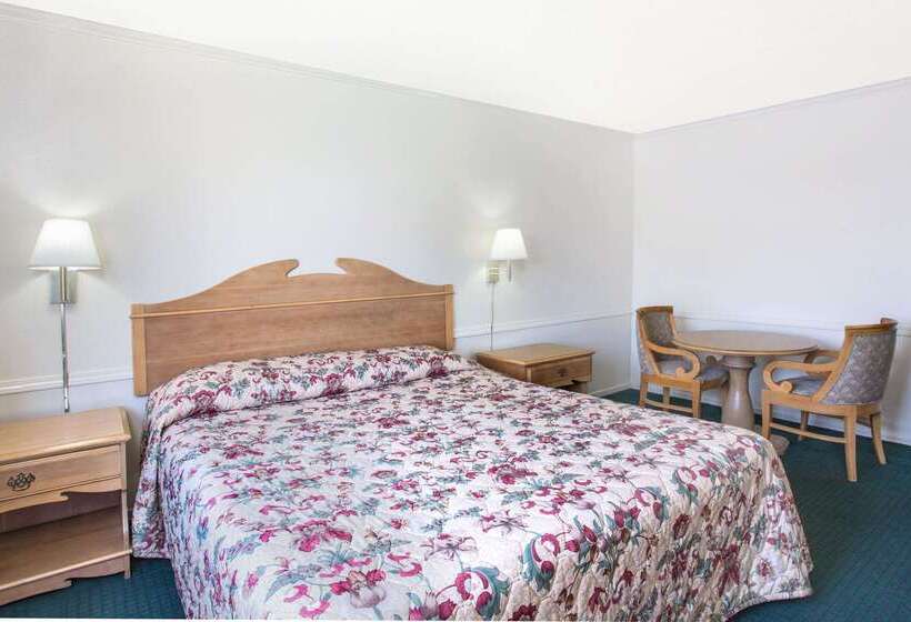 هتل Knights Inn Pico Rivera
