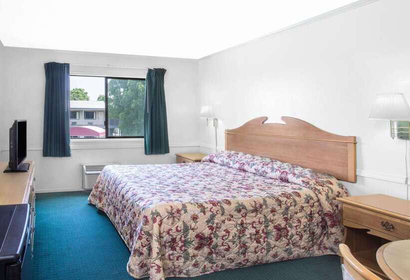 هتل Knights Inn Pico Rivera
