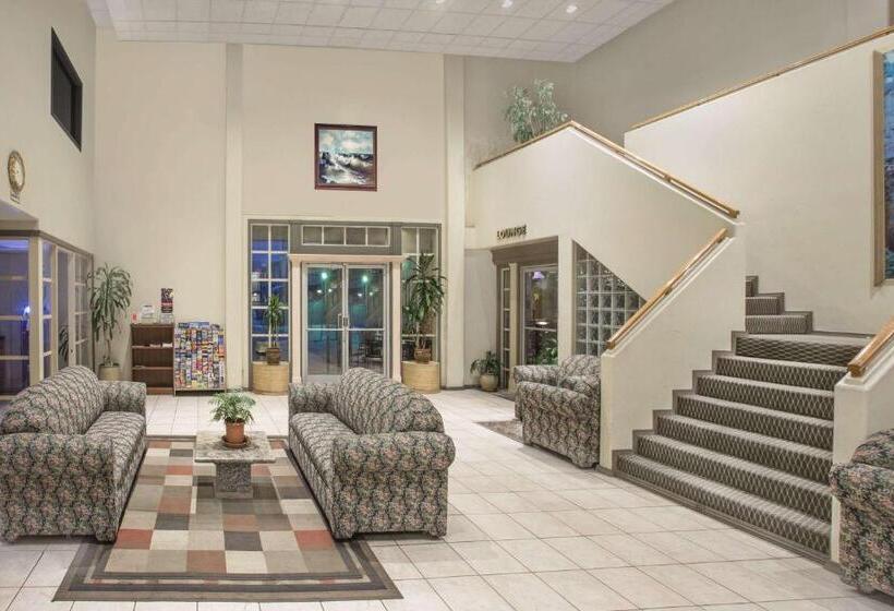 هتل Knights Inn Pico Rivera