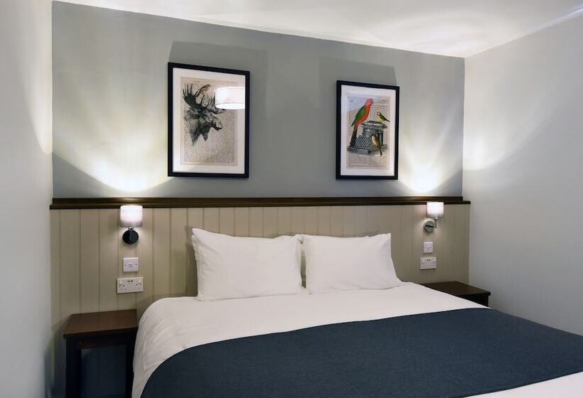 בית מלון כפרי Oaklands By Greene King Inns