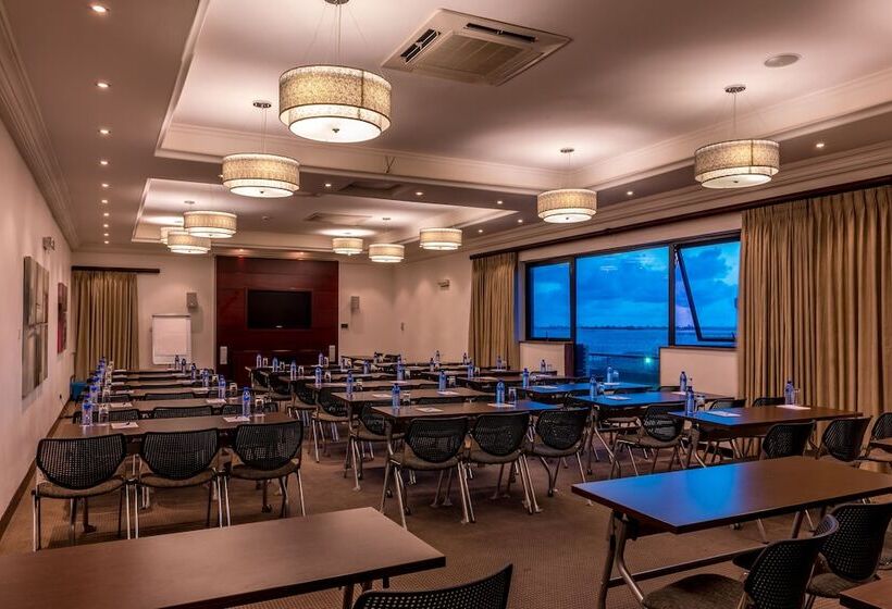 Protea Hotel By Marriott Lagos Kuramo Waters