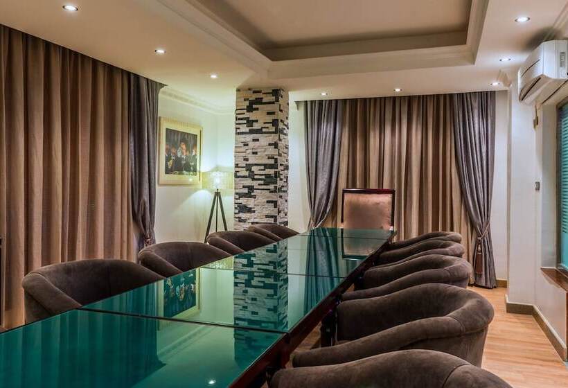 Protea Hotel By Marriott Lagos Kuramo Waters