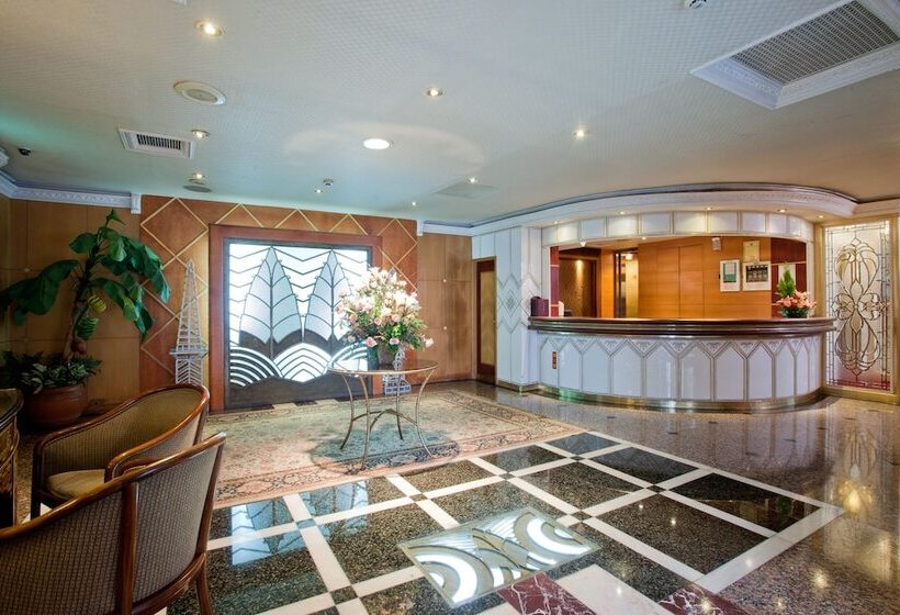 هتل Charming Castle