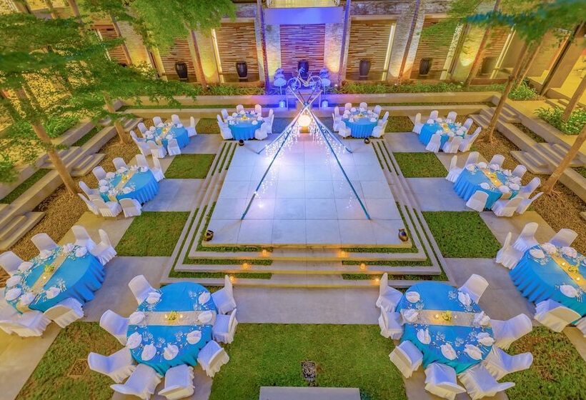 هتل Courtyard By Marriott Bali Nusa Dua Resort