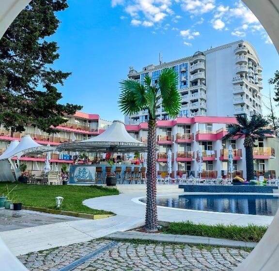 هتل Flamingo Beach