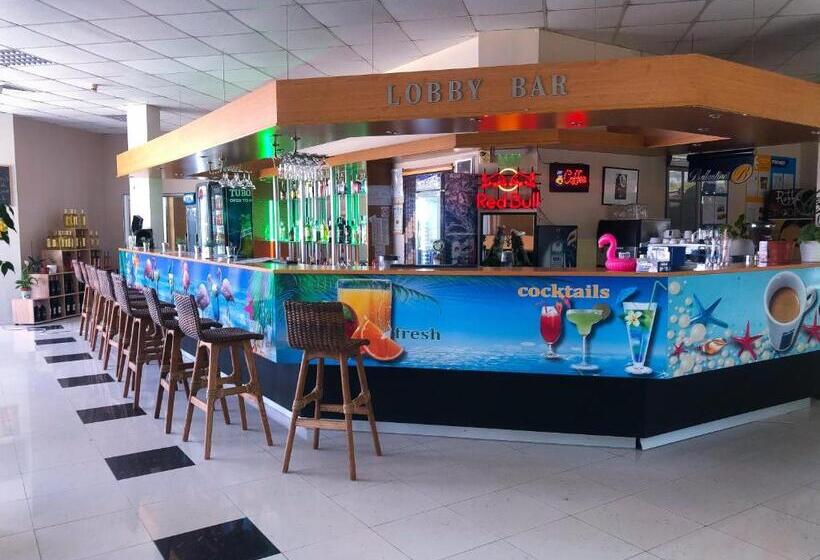 هتل Flamingo Beach