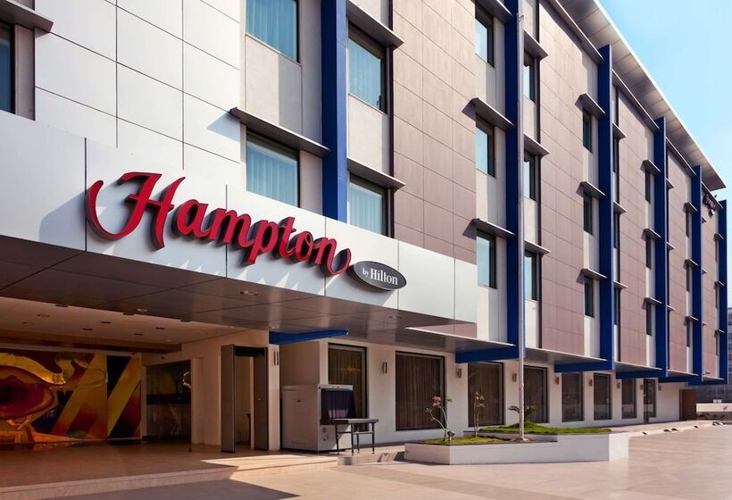 فندق Hampton By Hilton Vadodara  Alkapuri