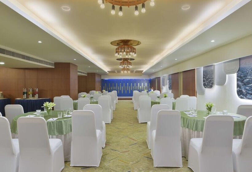 فندق Hampton By Hilton Vadodara  Alkapuri