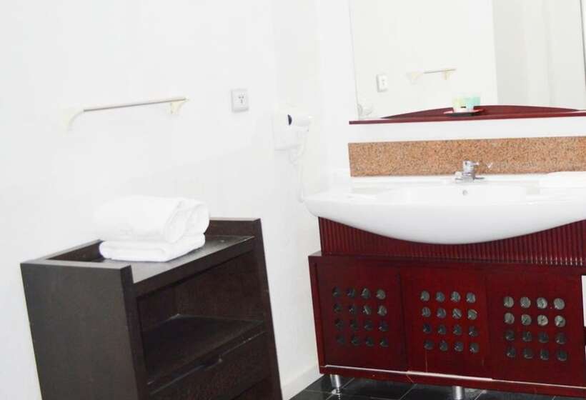 هتل Loumaile Lodge