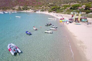 Hotel Marina Di Lava