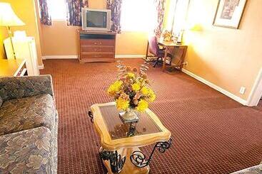 هتل Parkway Inn Philadelphia Airport