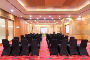 Quest Hotel Simpang Lima Semarang By Aston